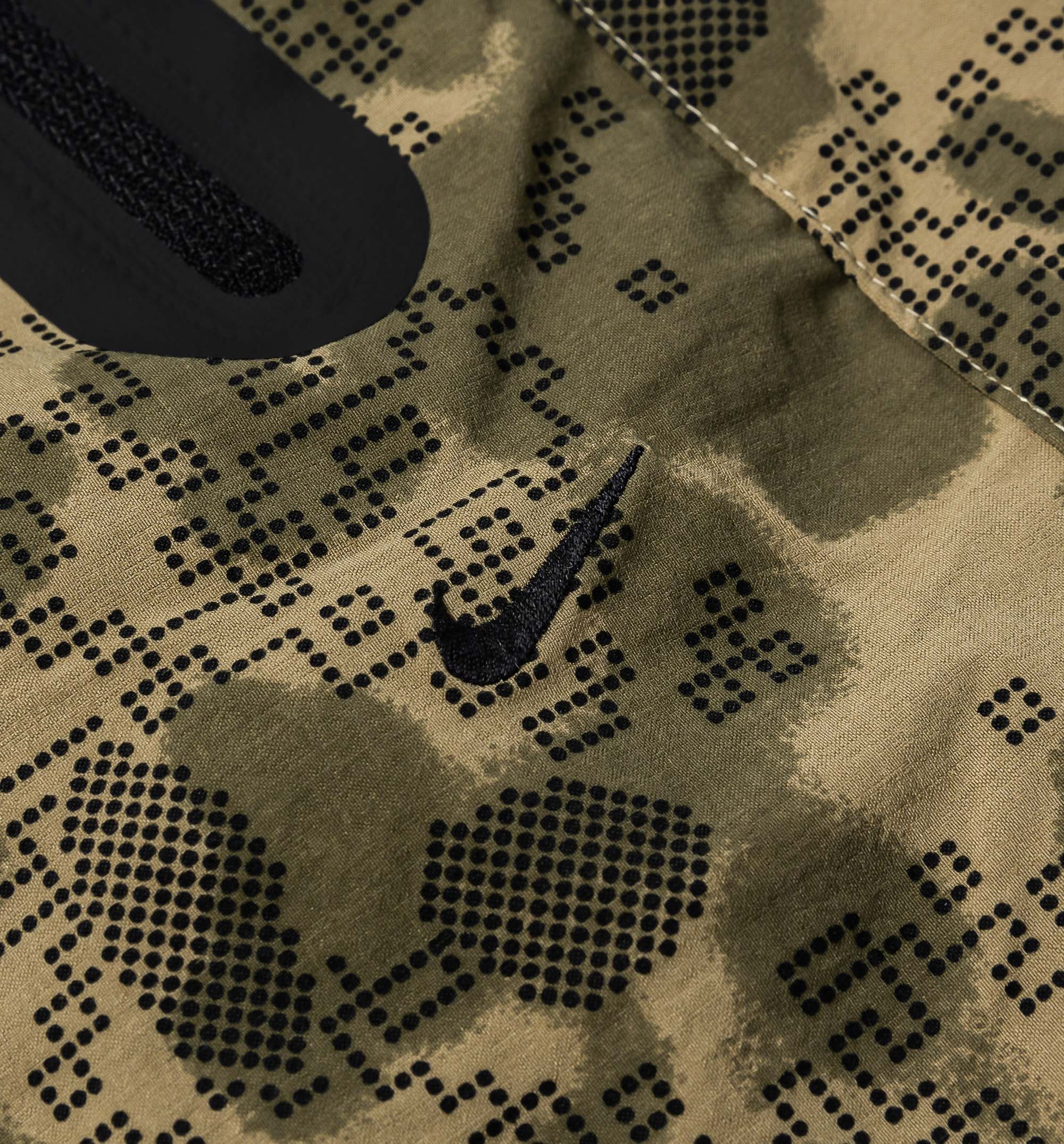 Tech Dri Fit Woven Camo Loose Mens Pant - Camo/Green