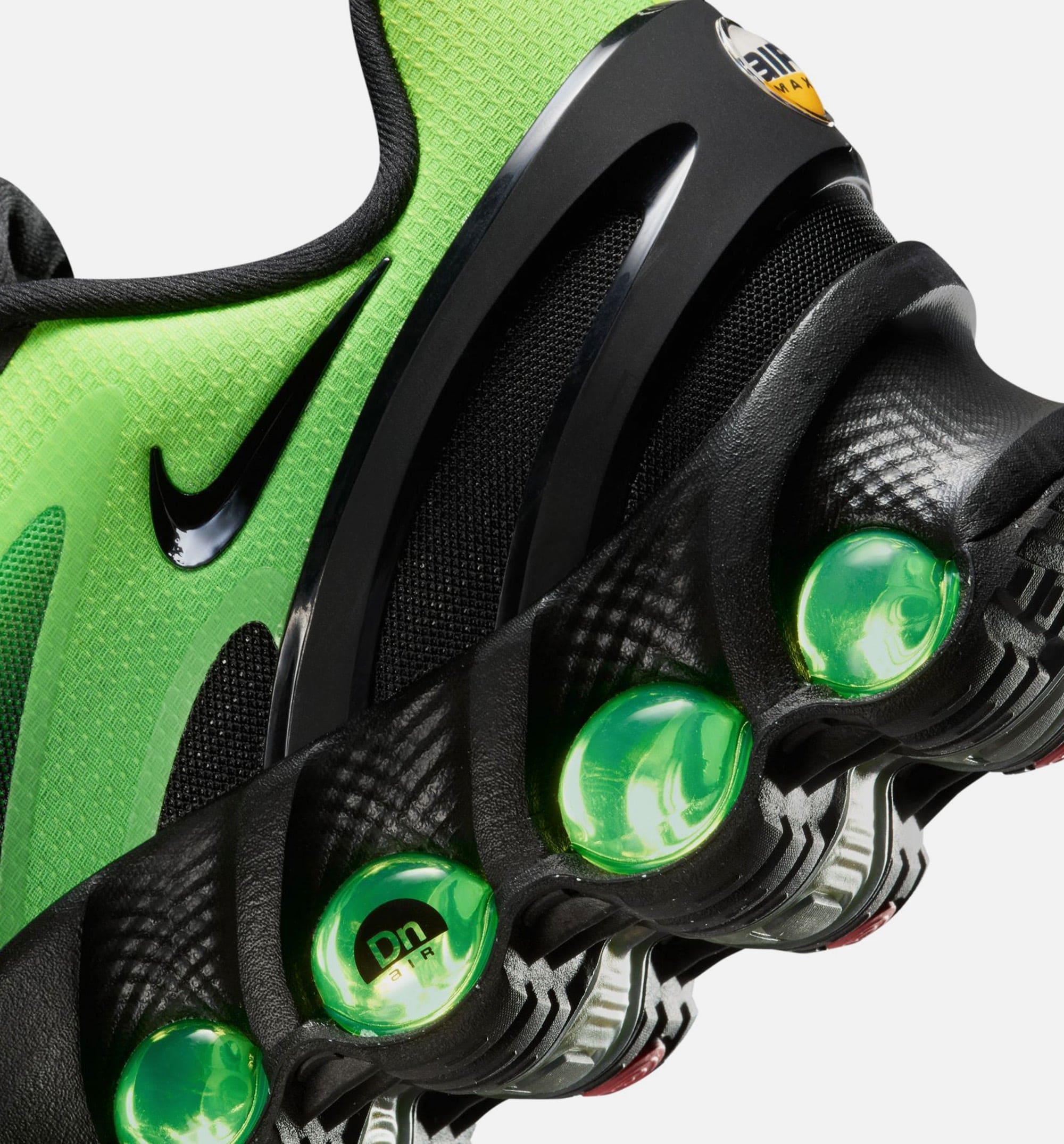 Air Max DN8 Mens Lifestyle Shoe - Black/Green Strike/Volt/Black
